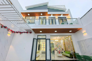 Nhà Đẹp Quận 7 Tặng Full Nội Thất, Diện Tích Rộng, Đặc Biệt Có 1 Phòng Riêng Tại Tầng Trệt