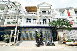 Căn Nhà Phố Tặng Full Nội Thất, Chiều Ngang Siêu Rộng, Đường Vào Khu Sài Gòn Mới, Giá Cực Tốt